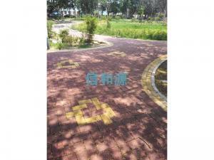 濮陽(yáng)    油田某小區(qū)內(nèi)鋪設(shè)信和源透水磚