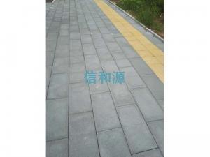 平原新區(qū) 某市政道路鋪設(shè)信和源透水磚